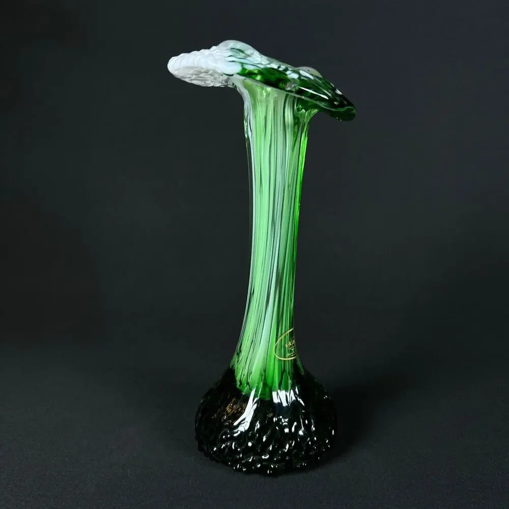 GIA SSTAR BOHEMIAN GLASS HAND MADE EMERALD Swirl Art Vase Ruffled Edge Applied